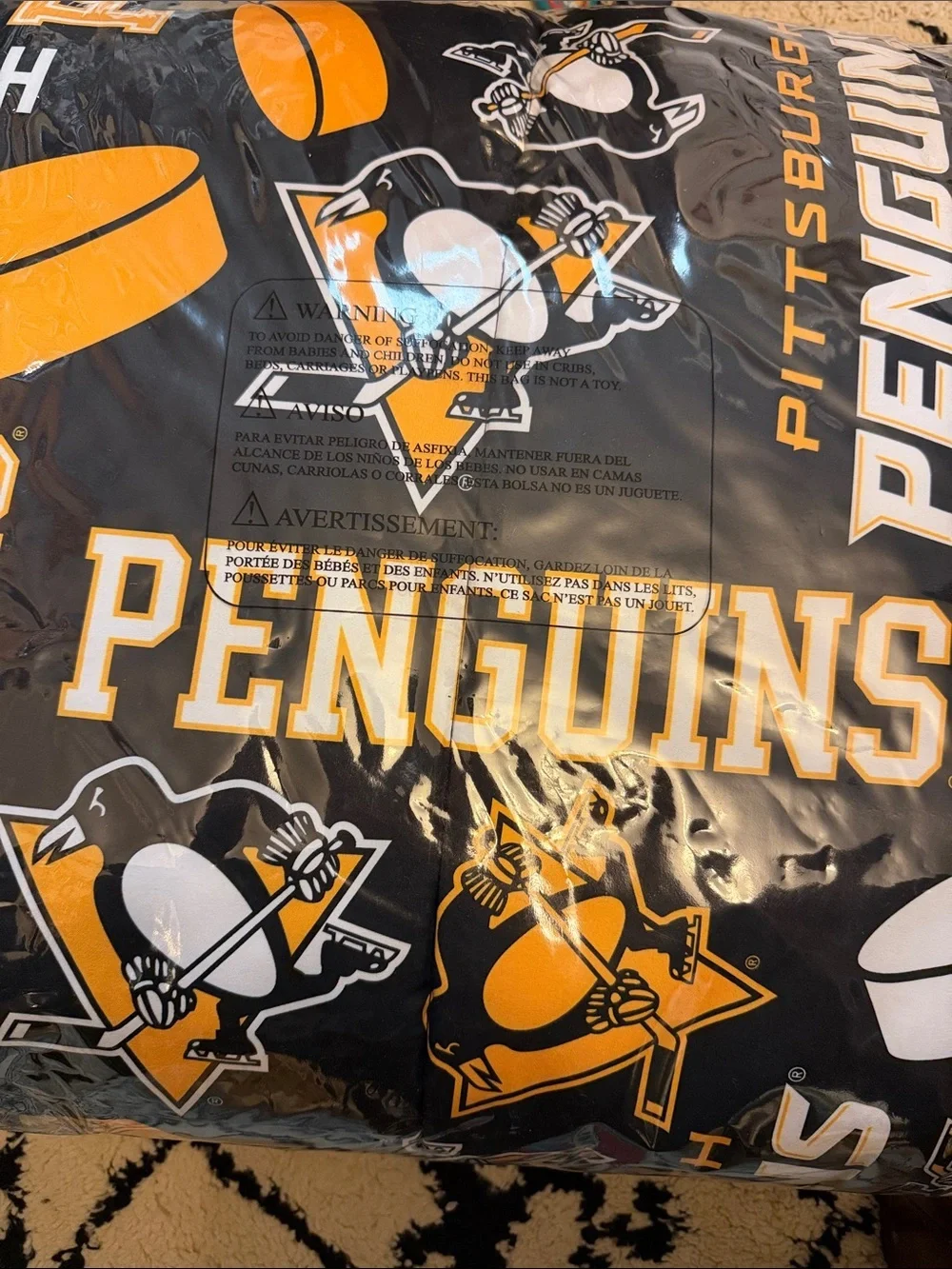 Pittsburgh Penguins Black and Gold Bedding Comforter Set new Full